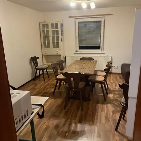 Chez Madamme Lheur מוטל *
